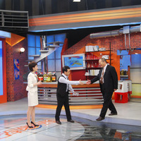 中国粮油学会油脂分会副会长、中国农业机械科学研究院研究生院硕士生导师、中机康元粮油装备（北京）有限公司总经理相海，2012年接受中央1台《生活早参考》栏目“关于食用植物油脂知识”的专访（As The Vice President of China's Cereal and Oil Association, Research Supervisor of Chinese Academy of Agricultural Mechanization Sciences and General Manager of China Machinery Kangyuan Cereals and Oils Equipment(Beijing）Co.,Ltd, XiangHai was interviewed in the television program 